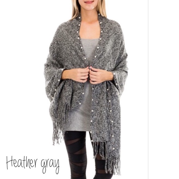 3/$23 Boutique Grey/Burgundy multi-pigmented chunky knit scarves - Picture 1 of 5